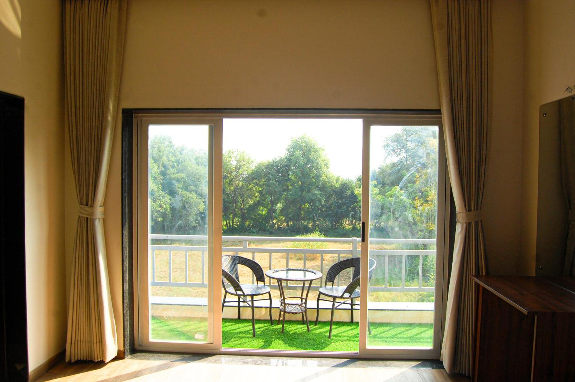 Krishna Riverside Resort Vasad Exterior photo