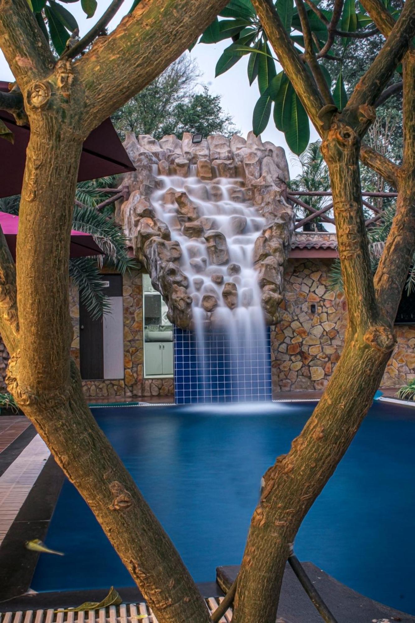 Krishna Riverside Resort Vasad Exterior photo