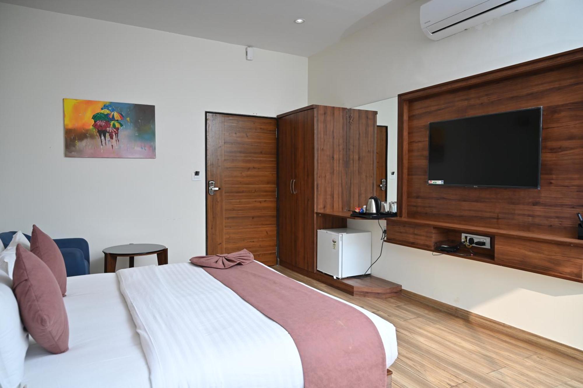 Krishna Riverside Resort Vasad Exterior photo